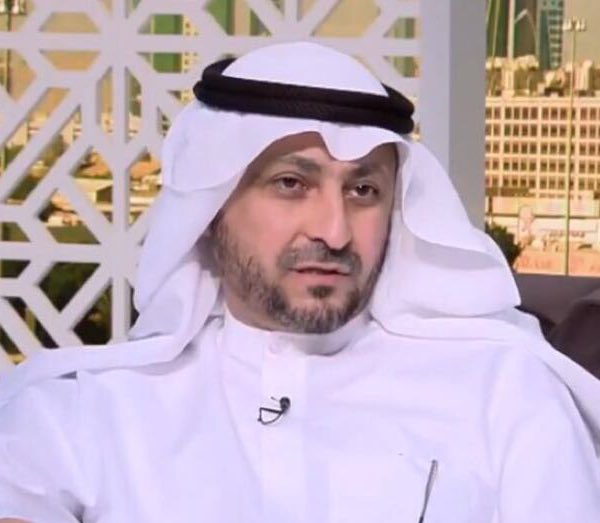 كل من عمل في #التامينات_الاجتماعية يعلم نزاهة هذا الرجل واخلاصه بعمله .. طبت حيا وميتا .. ان الذين امنوا وعملوا الصالحات سيجعل لهم الرحمن ودا 

#حمد_صالح_العليان 
#حمد_العليان