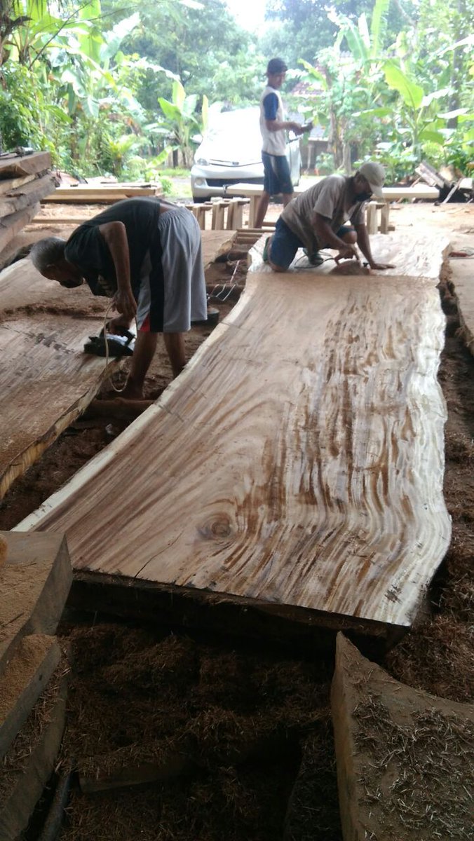 GoldyaDecor's tweet photo. Ready bahan papan #kayutrembesi ukuran 500*220 cm dan tebal 10 cm 

#mebeltrembesi #mebelsuar #suarfurniture #kayumeh #mejamakanmeh #mejamakanblok #mebeljepara #funiturejepara https://t.co/EjVcFpvub5