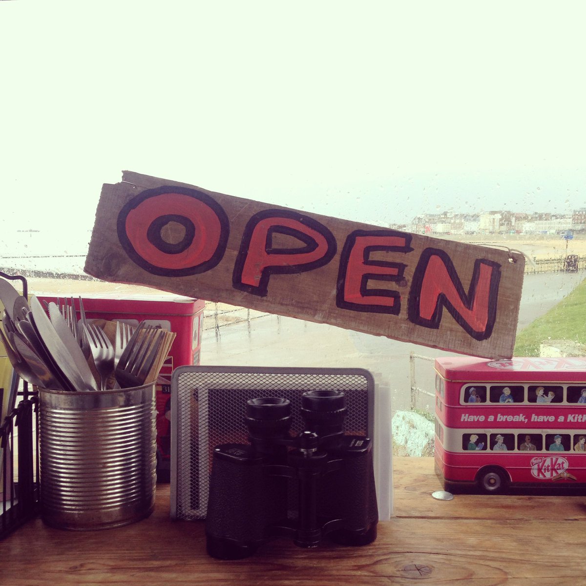 margatebuscafe's tweet image. Happy NY! Don't forget! We are back open tomorrow 6th Jan!! Can't wait! #margate #breakfast #brunch #streetfood #lunch