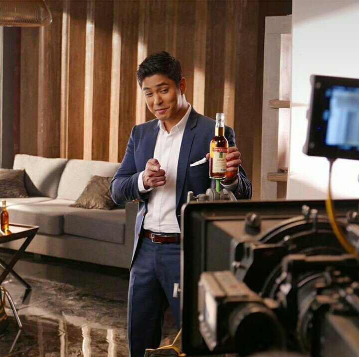 cocomartin__'s tweet photo. Behind the scenes of Emperador Bunso TVC | Photos from sir @mervin_lazaro
โ
โ
โ
@mr.cocomartin #cocomartin #lodingmasa #emperadorbunso https://t.co/AcbpOlYUxm