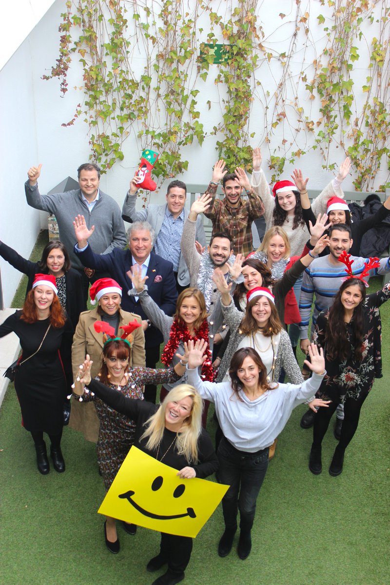 ¡El equipo de LID os desea unos Felices Reyes y un Feliz 2018! Este nuevo año, no olvides regalar libros, conocimiento y aprendizaje 📚💻 #FeLIDNavidad #FelizFinde

➡️youtube.com/watch?v=TNCJCi…