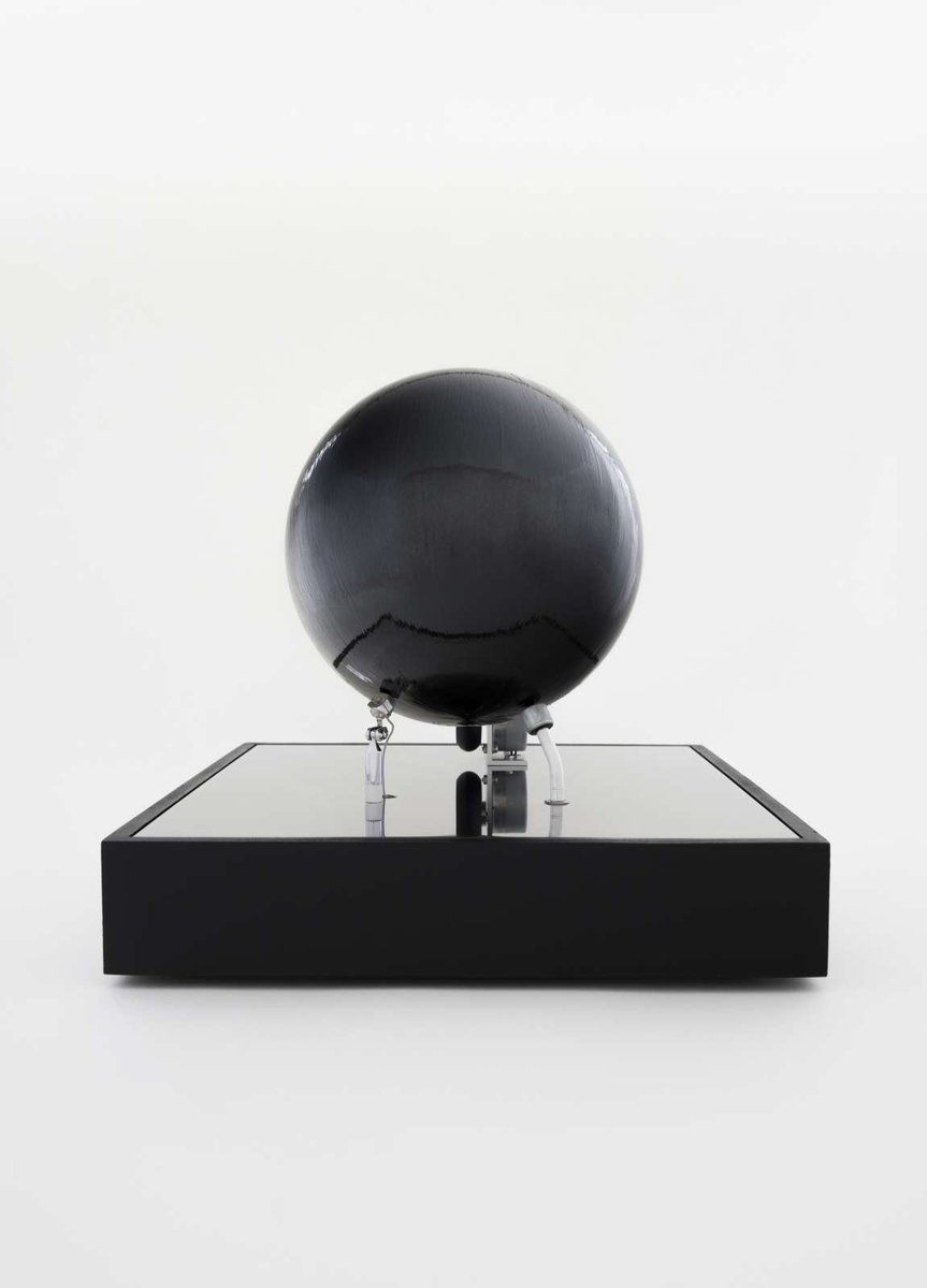 ThoseWhoMakeWav's tweet photo. Sound Sphere // Cassette tape wound around a spherical object and a device to play its sound. #SoundSculpture #SoundArt #LyotaYagi https://t.co/aZJN39Jfk2 https://t.co/1VgTLEUIiL
