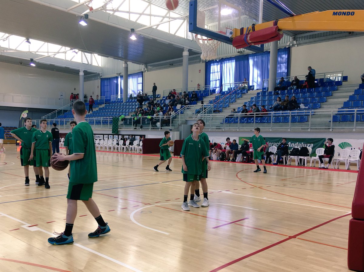 cb_upla's tweet photo. Todo listo para que empiece la gran final del #TCV_U13 entre @RMBaloncesto y @penya2005. Mucha suerte a los dos equipos!!!!! https://t.co/iUEkRirNFb