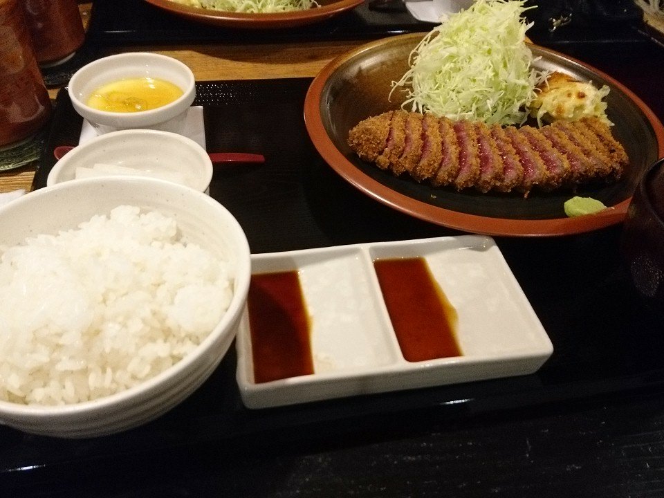 AMOREFreeman's tweet image. 久しぶりに牛かつ食べに来ました(*･ω･)✨