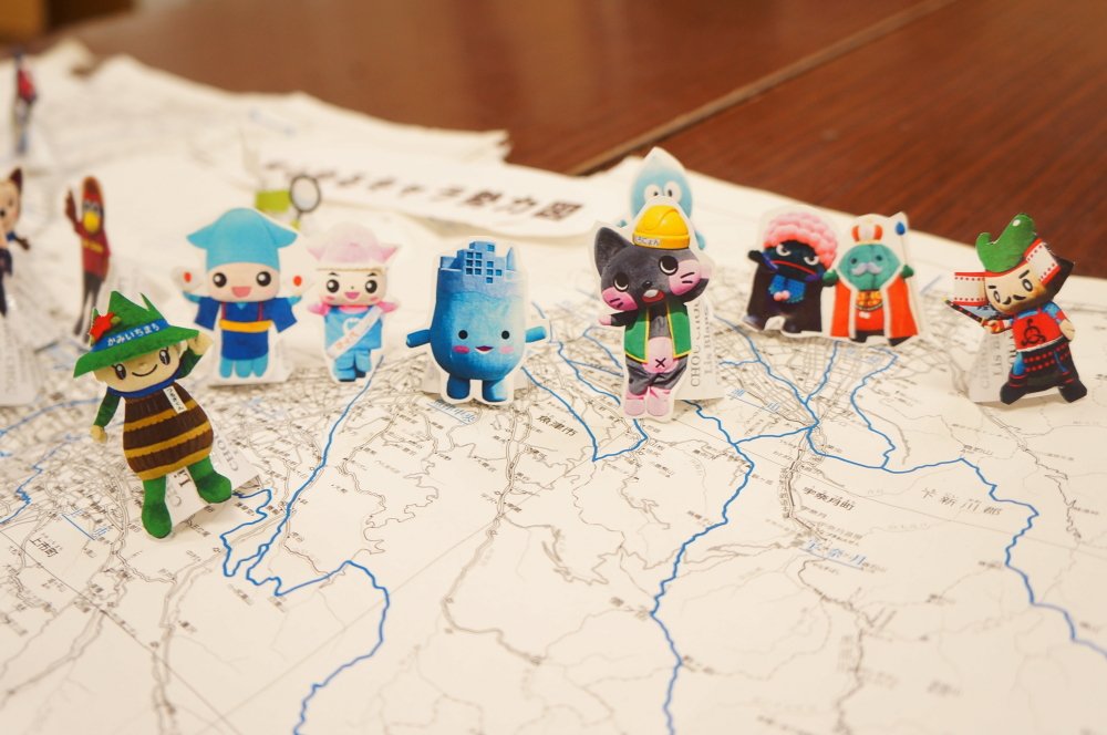 O Xrhsths ばいにゃこさん 富山県のご当地キャラ Sto Twitter 富山ゆるキャラ勢力図を作ってみたぞい 東の公爵ジャンボ ル三世 西の猛将メルギューくん 富山王きときとくん 影の支配者とやまくん 魔虫オロロ 富山県にも魅力的なゆるキャラが沢山おるぞい