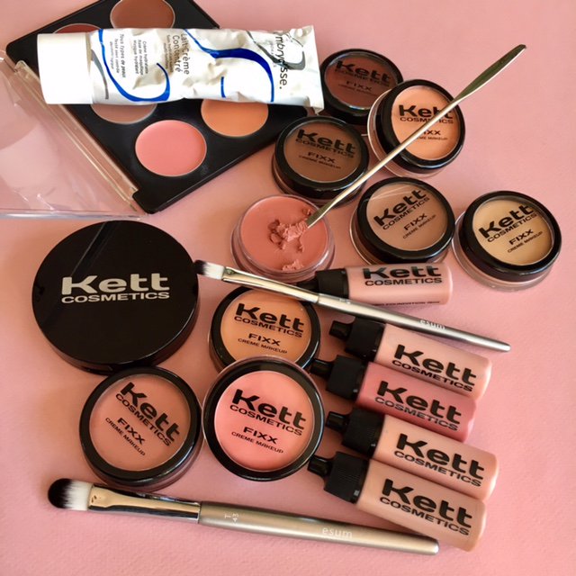 kettcosmetics's tweet photo. Get GLOWING with Kett!  Kett Fixx Creme Colors give your skin a beautiful natural glow!  Along with Kett Sett Powder, Kett Hydro colors and contour liquid color- you are ready for any job anywhere.  #esum #esumbrushes #cremeblush #liquidblush #kitessentials #onset #backstage https://t.co/fathyIHk1c