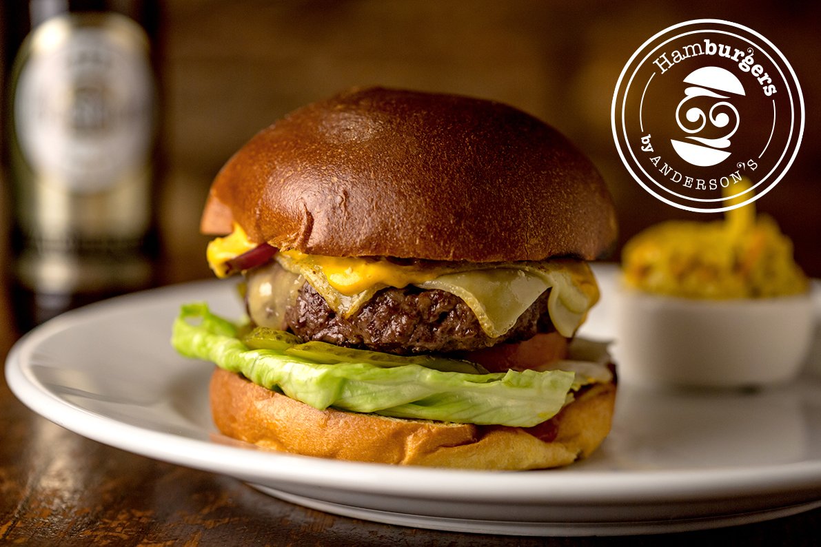 Hamburgers_ABG's tweet photo. 30 day dry aged #britishbeef burger and a @WARSTEINER_UK beer sounds about right for a Friday 🙌🍔🍺 #fridayfeeling #burgers #beer #beef #finebeef #birmingham #jewelleryquarter https://t.co/Z4ZnRush8O