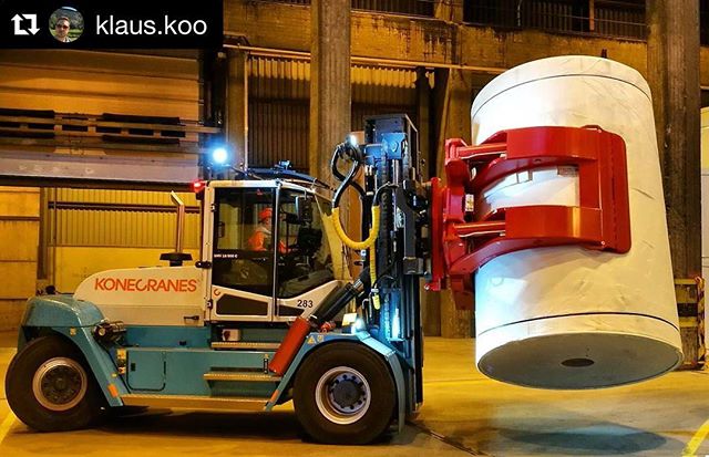 Konecranes's tweet photo. New year, new lift truck! 😍
📸: Testing the Kymen Trukkipalvelu Oy´s new Konecranes SMV 16-900 C Lifttruck at the @storaenso Imatra Mills in Eastern Finland. 🇫🇮 That paper roll weighs 8480 kg! 💪 @KCLiftTrucks
#LiftingTogether #BuiltForYourWorld https://t.co/JRP9iNe4T4