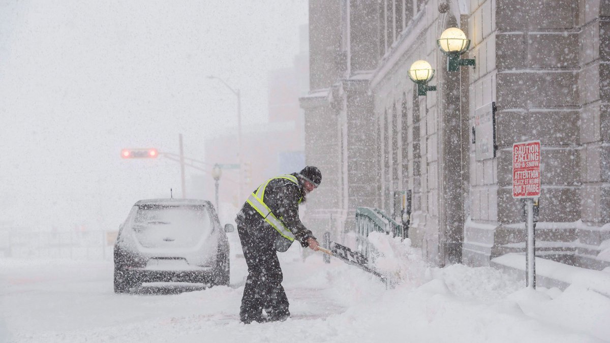 'Very intense' winter storm shuts schools, offices in Atlantic Canada: bit.ly/2CIc3ya https://t.co/yw4lL4jXZE