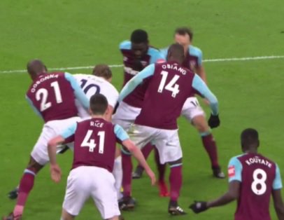 “If you mark man-to-man, you're sending out eleven donkeys.” – Ernst Happel. #totwhu 🌪️Harry #Kane