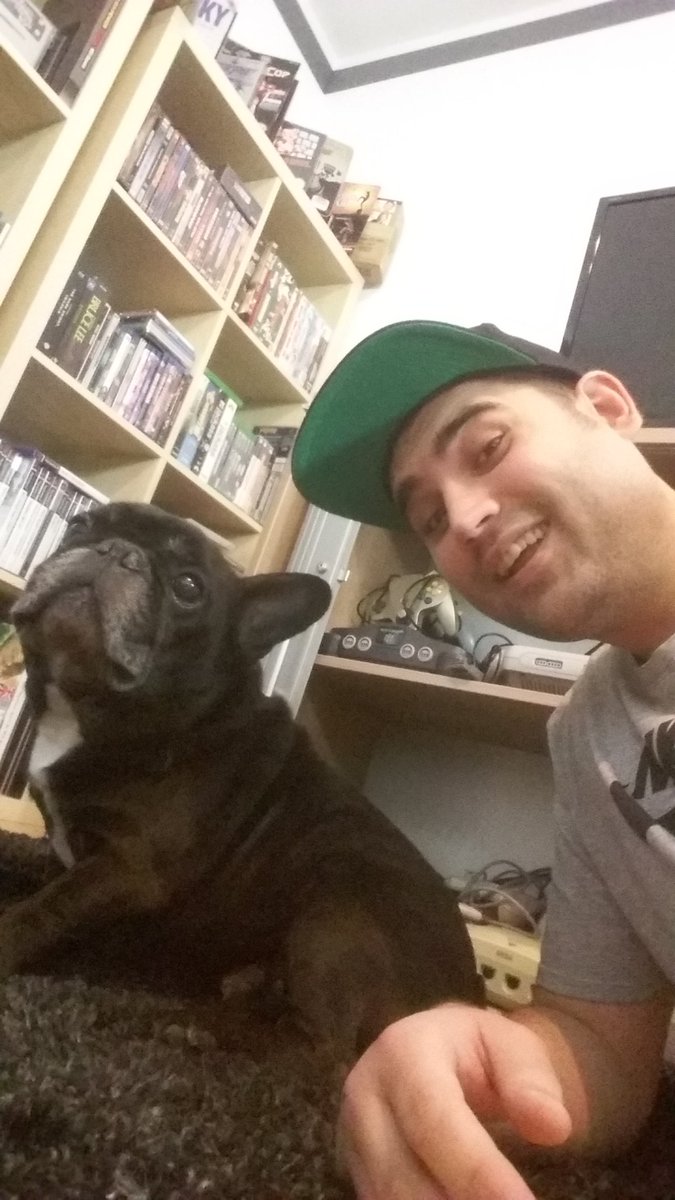 Peterle's tweet photo. Hey @Paluten wir wünschen dir alles gute zum Geburtstag 🐶😂 https://t.co/qNOSt5tLSB
