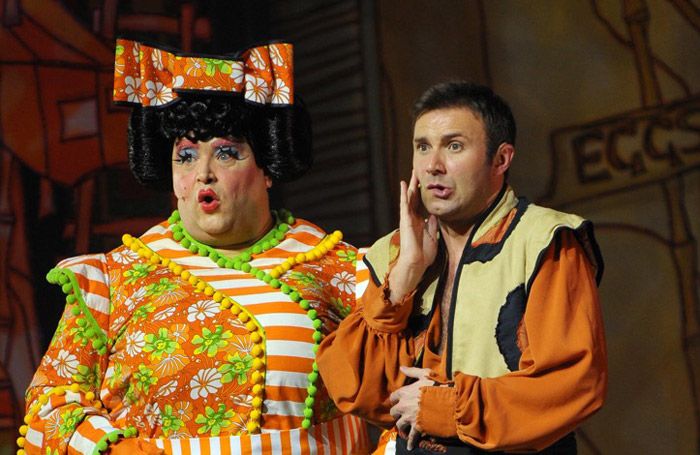 TheStage's tweet photo. Five star pantomimes – the best shows of 2017 https://t.co/YrPgMgsFO8 https://t.co/y2aa2Wshr3