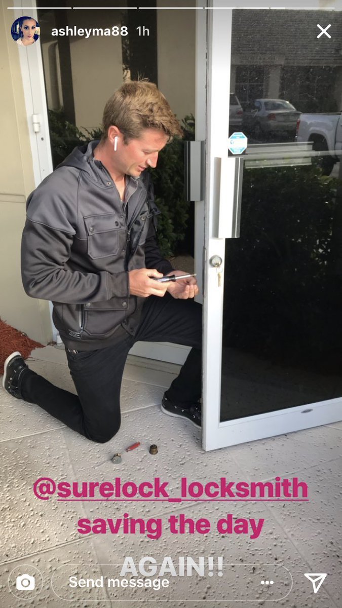 locksmithnaples's tweet photo. Changing the pins in all the doors = a commercial re-key. #werk #napleslocksmith #emergancyservices #247life 2394507772 https://t.co/XTPFyUiPC0
