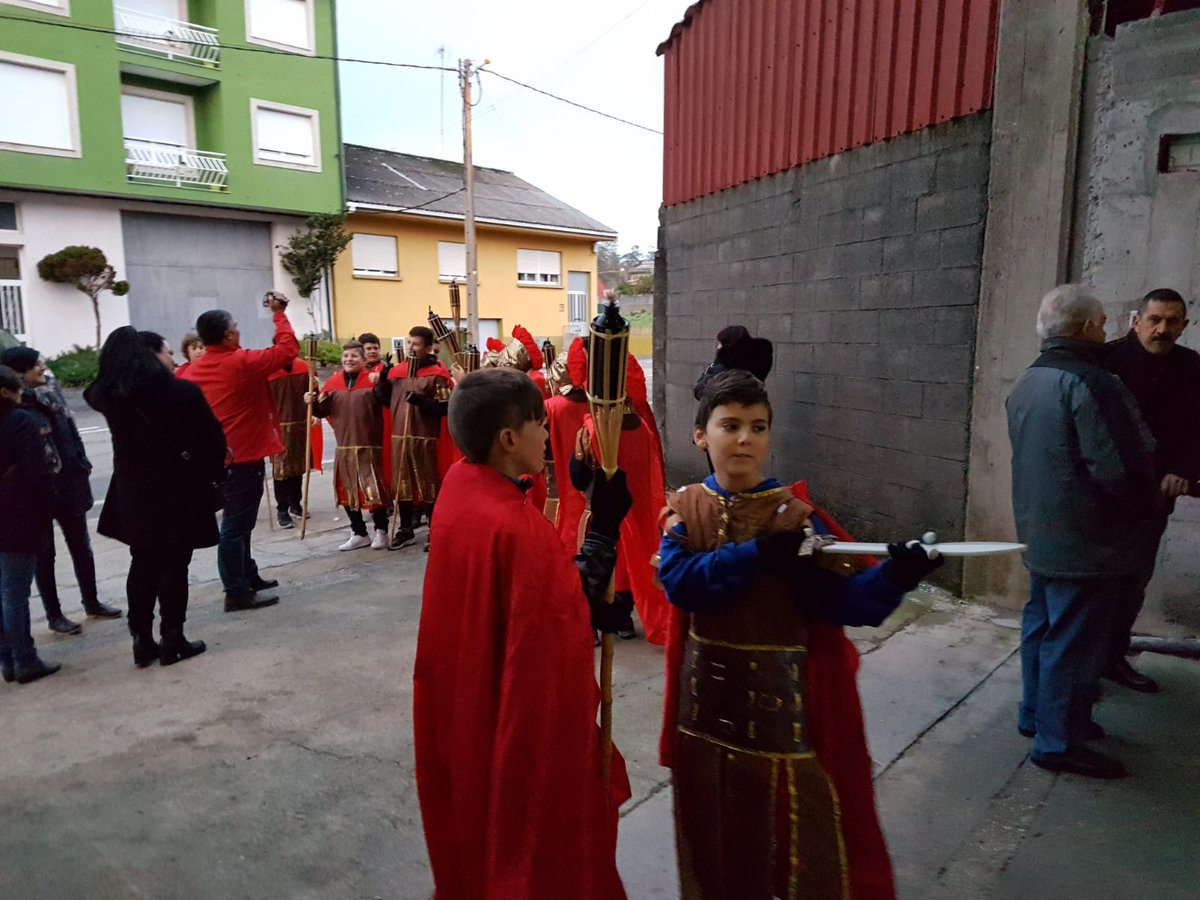 21_couto's tweet photo. .Cabalgata preparada para salir #Stacomba https://t.co/sOUwR21Z29