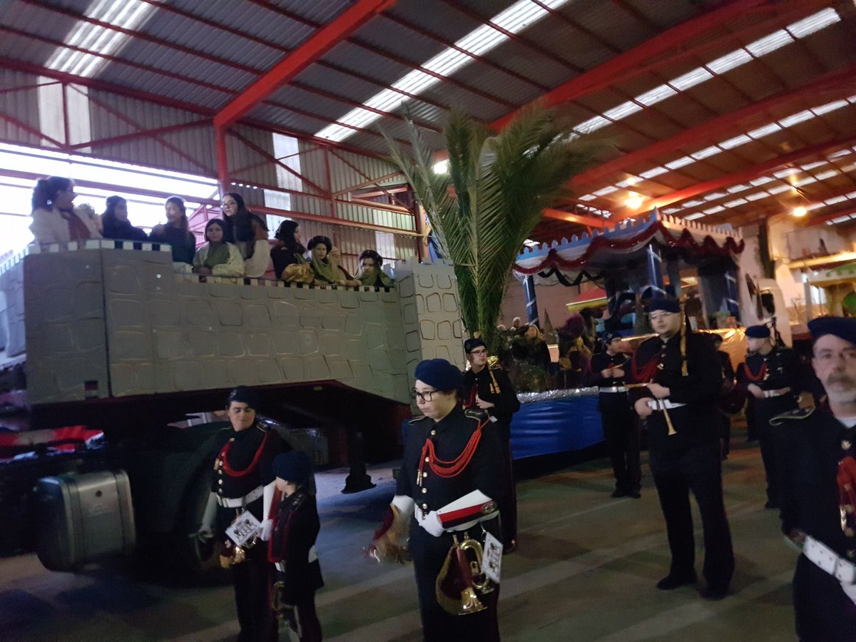21_couto's tweet photo. .Cabalgata preparada para salir #Stacomba https://t.co/sOUwR21Z29