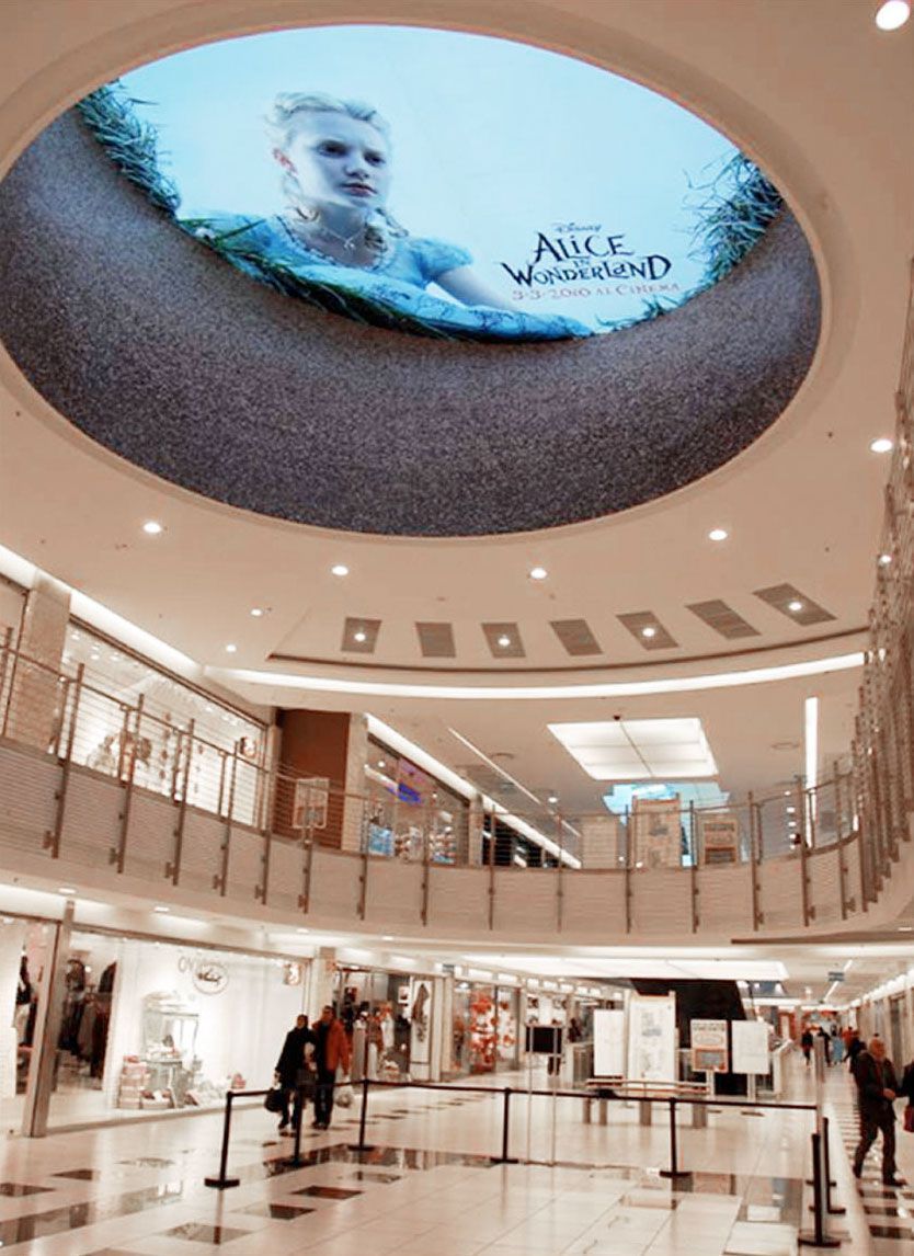 adworldmasters's tweet photo. Surprising and original ambient installation to promote Alice in Wonderland movie put the viewers "Down the rabbit hole" Good work! 👌 👏
#marketing #creative #advertising #ambientinstallation #aliceinwonderland #rabbithole https://t.co/bkziGHUVB0