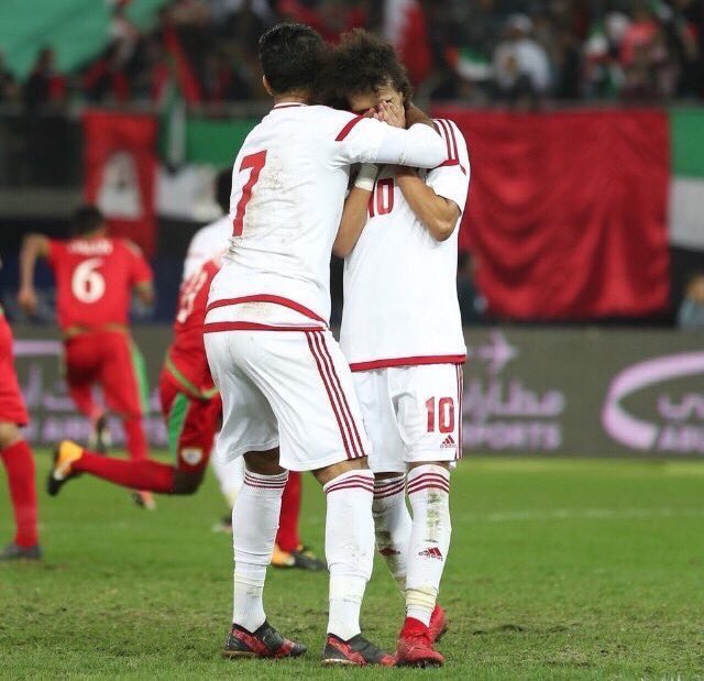mAlbade3's tweet photo. لا تحزن عموري .. أهديتنا من قبل الكثير من الفرحة ولا زلت وجه الفرحة.. 
لا تحزن فكل نجوم العالم يحدث لهم ذلك ..
لم نخسر النهائي الخليجي لأنك أضعت ضربة جزاء أو حتى اثنتين.. 
الفريق يفوز مع�� ويخسر معا.. 
نحبك في كل الأحوال وكرة الإمارات تنتظر منك الكثير https://t.co/xXeQQWvG44