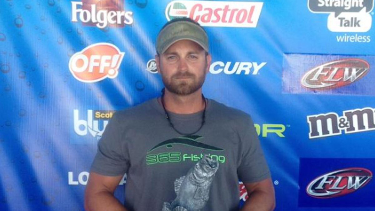 Authorities search for missing fisherman on Lake Okeechobee bit.ly/2m3rYwH?utm_so… https://t.co/6sWuzOMycY