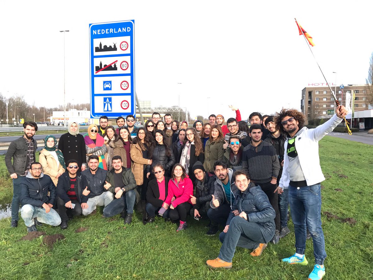 PolonyadanTur's tweet photo. Yılbaşı Turumuza katıldığınız için çok teşekkür ediyoruz! Bir kaç gün içinde çektiğimiz fotoğrafları email ile sizinle paylaşacağız. Eğer siz de bizimle paylaşmak istiyorsanız bize gönderebilirsiniz: turlar@mastertur.eu #erasmus #paris #prag #amsterdam #berlin #mastertur https://t.co/jQvnZcpl3x