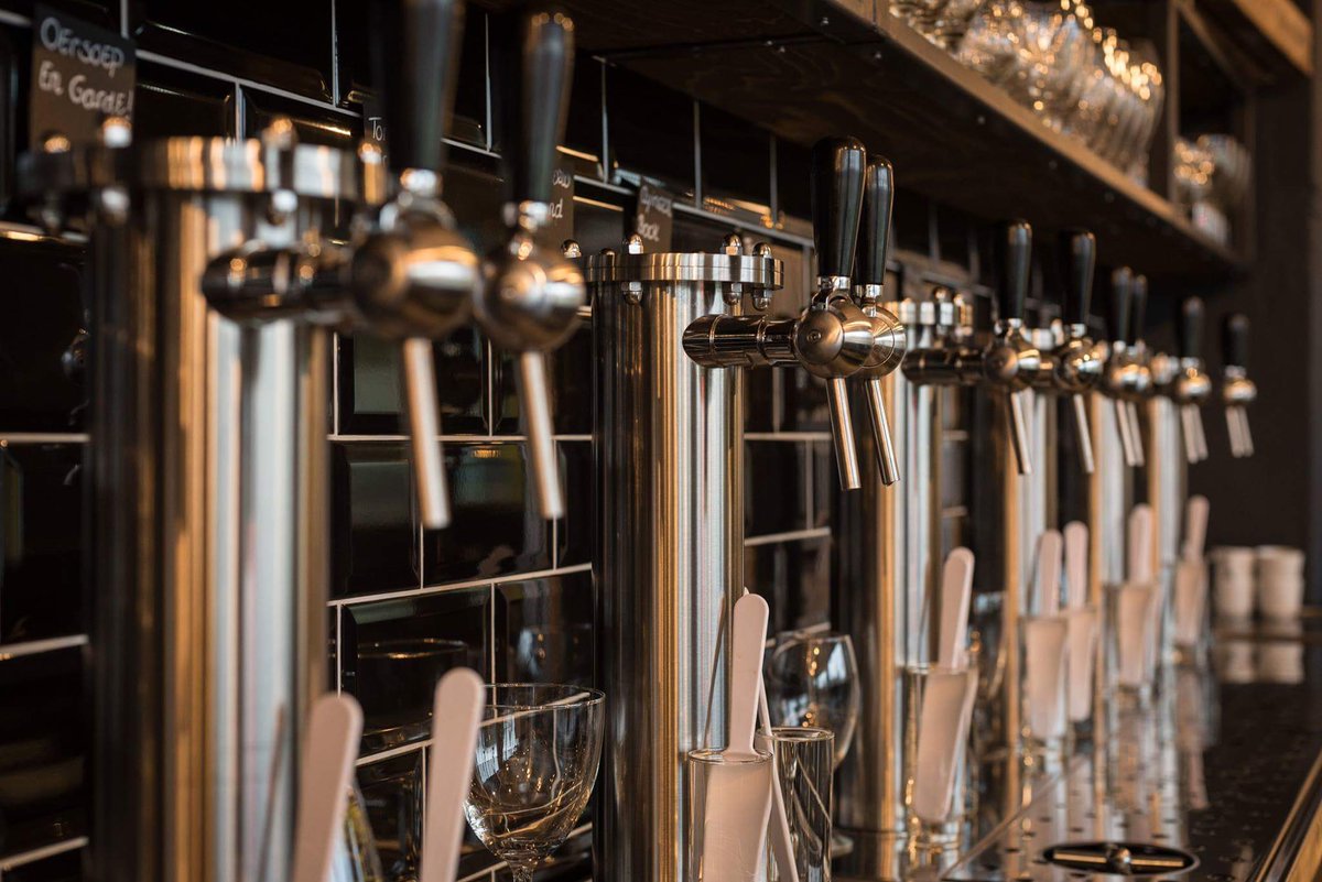 Met maar liefst 8 nieuwe bieren op tap starten we het eerste weekend van 2018 goed!

Met onder andere:

Anderson Valley - Blood Orange Gose - Gose - 4,2%

Kees &amp; HaandBryggeriet - En Garde - Bière de Garde - 7,5%

Emelisse - Espresso Stout - Imperial Stout - 9,5%

🍻