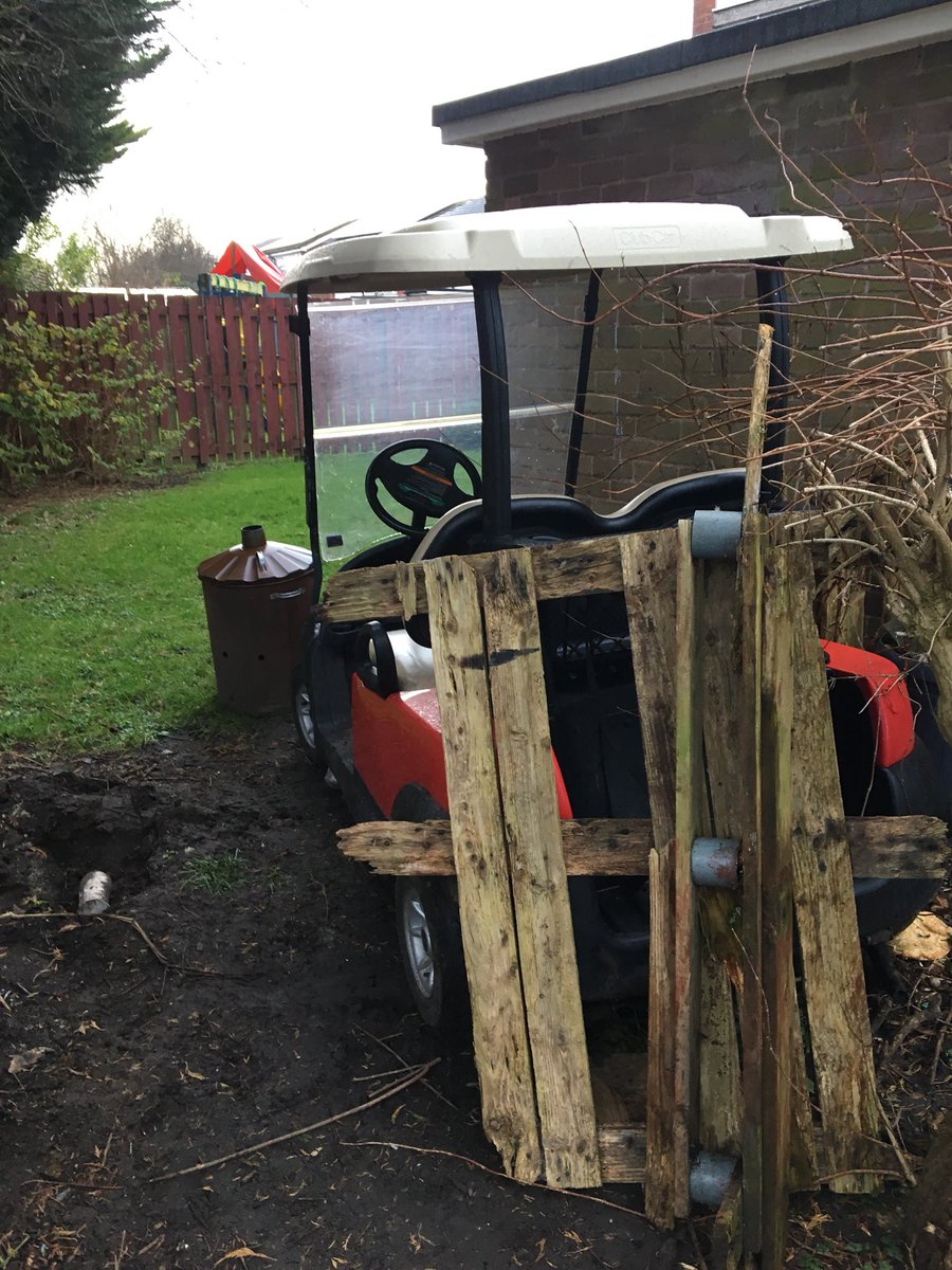 BoysnopeGolf's tweet photo. Update... buggy found! Well hidden though!!!! https://t.co/ISmvYHOgL8