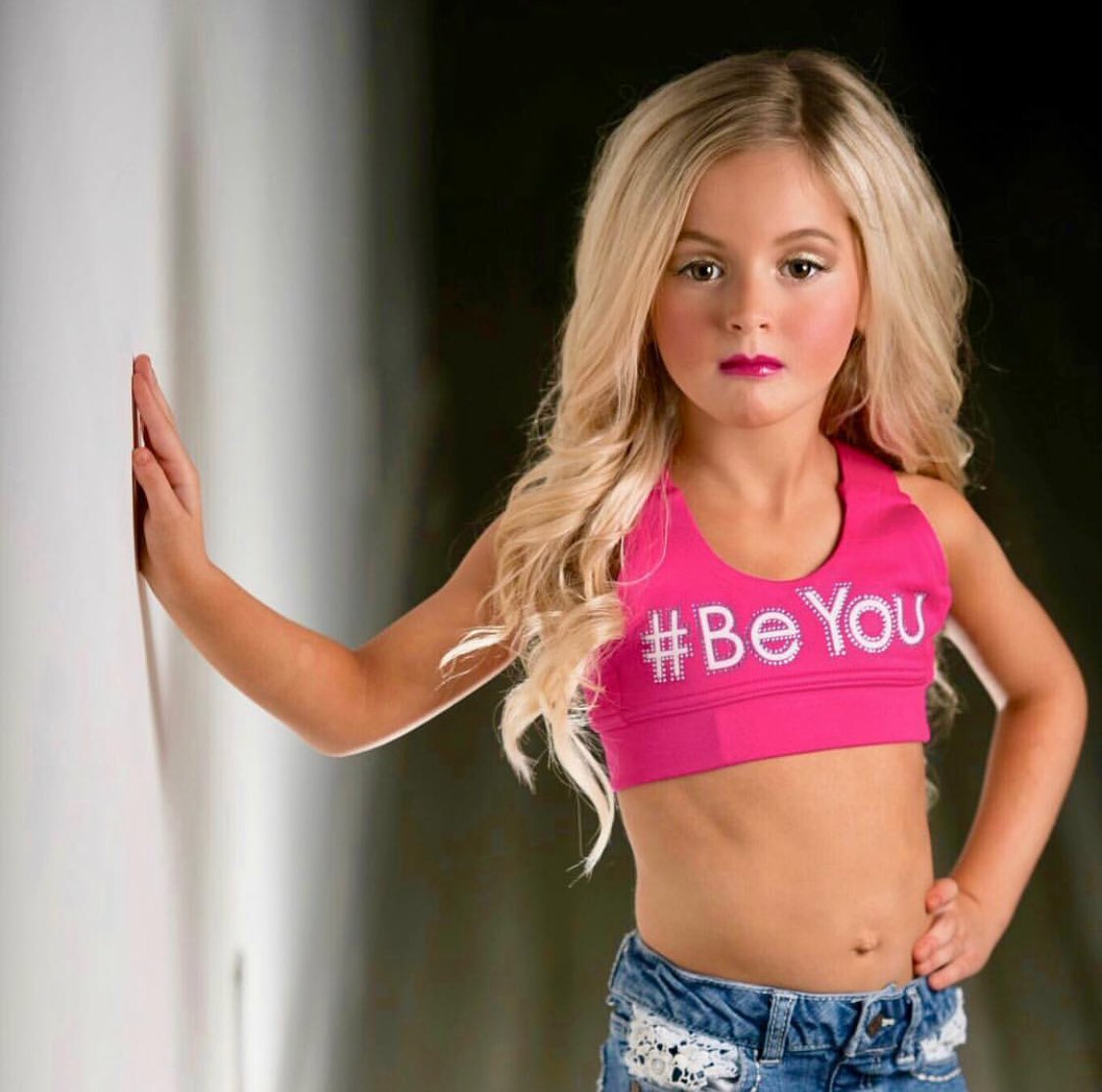 Be_You_Brands's tweet image. Shine Bright like a Diamond. @LittleLexiCheer at our Miami shoot. 💎💎💎 #BeYou