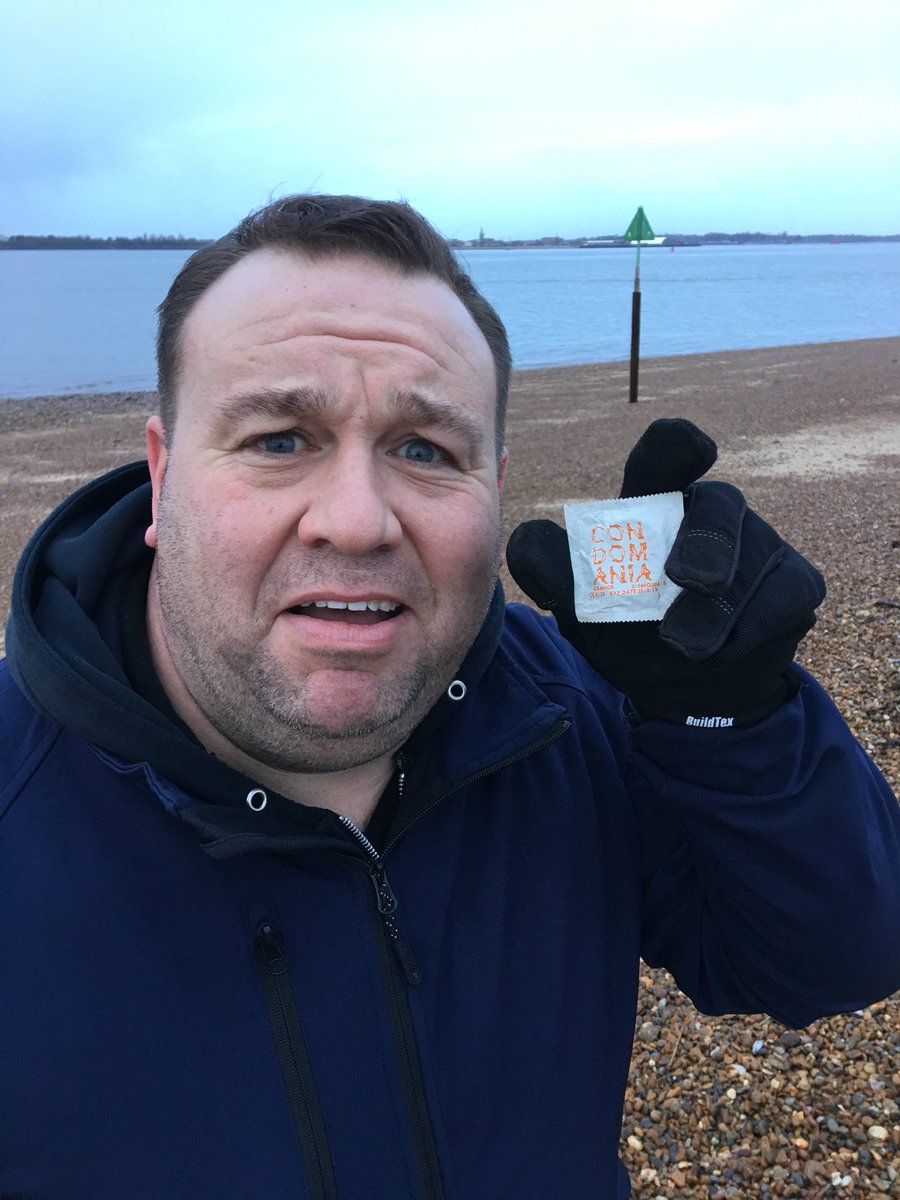 WildlifeGadgets's tweet photo. I explained to @ProctorAndy on his first #2minutebeachclean that safety is very important and you should always take adequate precautions. The first thing he found and picked up seemed rather appropriate!

#litter #plastic #waste #plasticawareUK https://t.co/gK6QTSJgWT