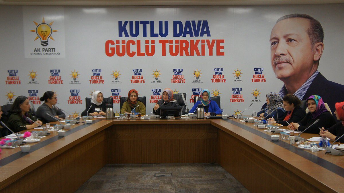 Sosyal Politikalar komisyonumuz ve birim başkanlarımızla aylık toplantımızı gerçekleştirdik. <a href="/Akkadinistanbul/">AK Kadın İstanbul</a> <a href="/hacerrr1/">Hacerrr</a> <a href="/Aktasfatmaterk/">Fatma AKTAŞ TERK</a> <a href="/ulkufarimaz/">Ülkü FARIMAZ 🇹🇷</a> @elifcakir7334 <a href="/SulaDurmusoglu/">AsumanSulaDurmuşoğlu🇹🇷</a>