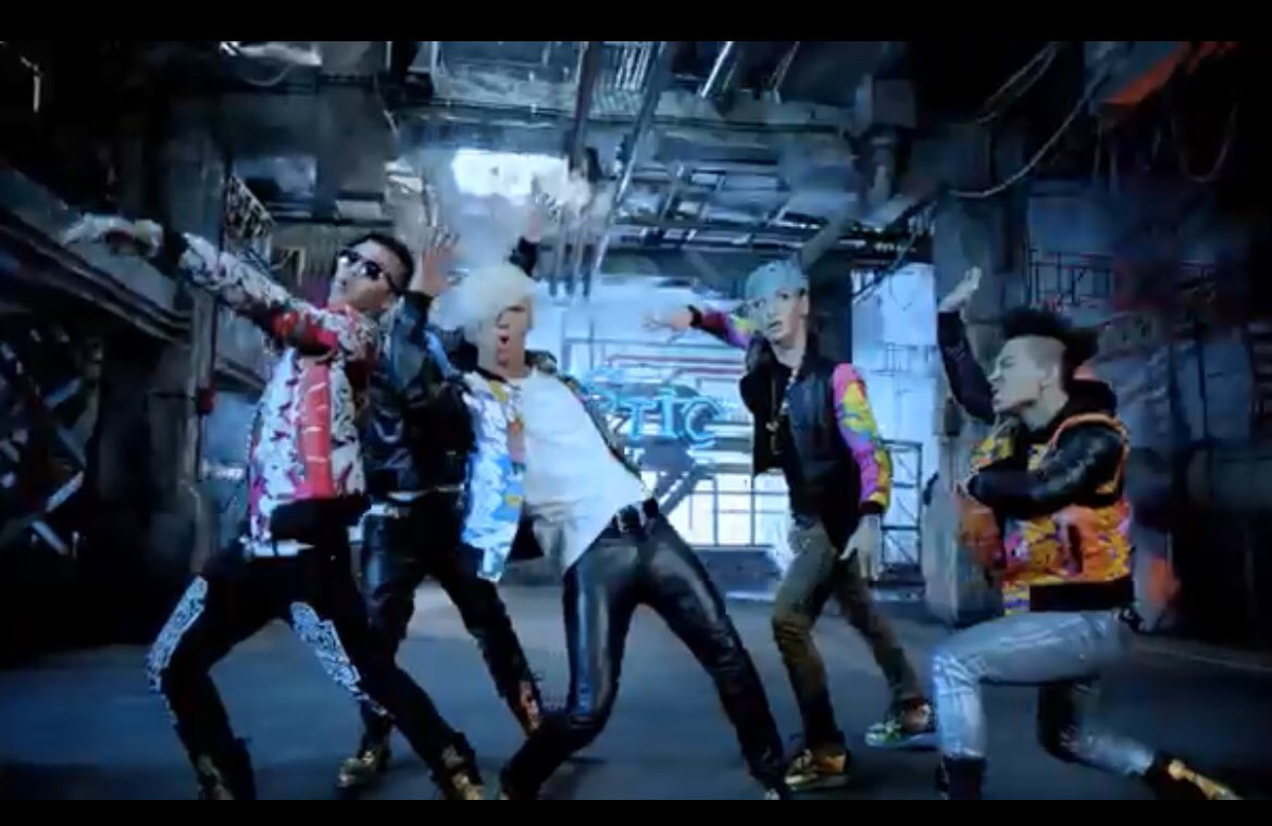 シミズルン きょうのpソング 1月5日 Bigbang Fantastic Baby 12年 5thミニアルバム Alive に収録 今年初の花金なのでテンションmaxのやつを選びました 日本版の歌詞はverbalが担当 ブンシャカラカー いいまくりましたね 韓国 シミズルン きょうのpソング 1月5日 Bigbang Fantastic Baby 12年 5thミニアルバム Alive に収録 今年初の花金なのでテンションmaxのやつを選びました 日本版の歌詞はverbalが担当 ブンシャカラカー いいまくりましたね 韓国