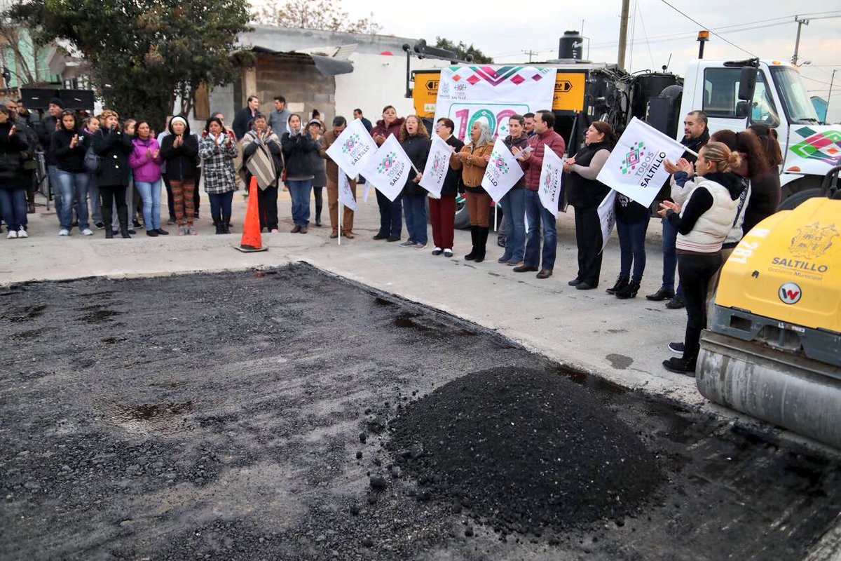 Ahora bacheando en la Col. Nueva Tlaxcala
#TodosPorSaltillo #100en100