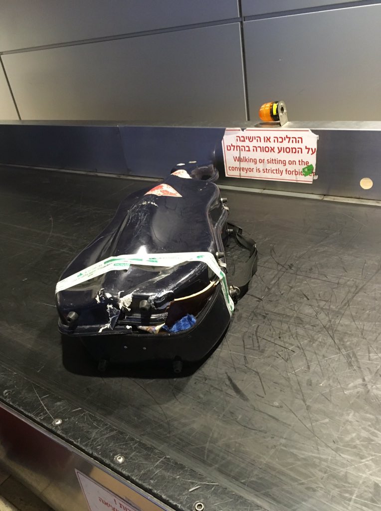 bongosaloon's tweet image. @Alitalia - so this is how you treat musicians? This precious 17th C Viola da Gamba belongs to Myrna Herzog, a internationally respected expert in early music! This is how the instrument arrived in the luggage hall &amp;amp; yet @Alitalia have refused to take responsibility!