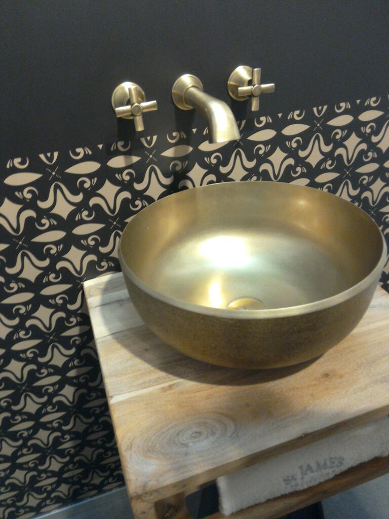 heolby's tweet image. The new wall mounted Neo Classica tap from @MarflowEng was exhibited at @sleepevent 2017 in a brushed brass finish