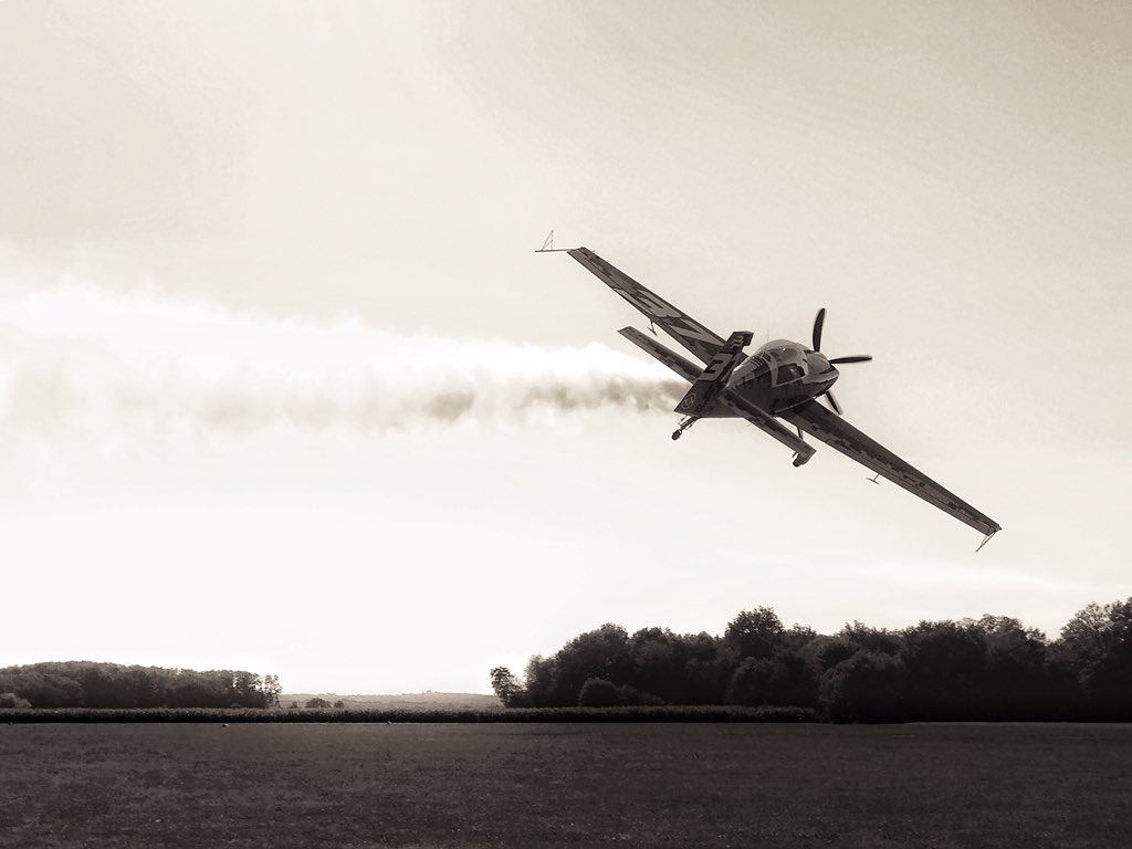 Low pass into the first weekend of the year.👌📸<a href="/krxkrx_/">Kristian Ravnič</a> 

#pp37 #aviation #aircraft #Pilot #pilots #Motorsport #action