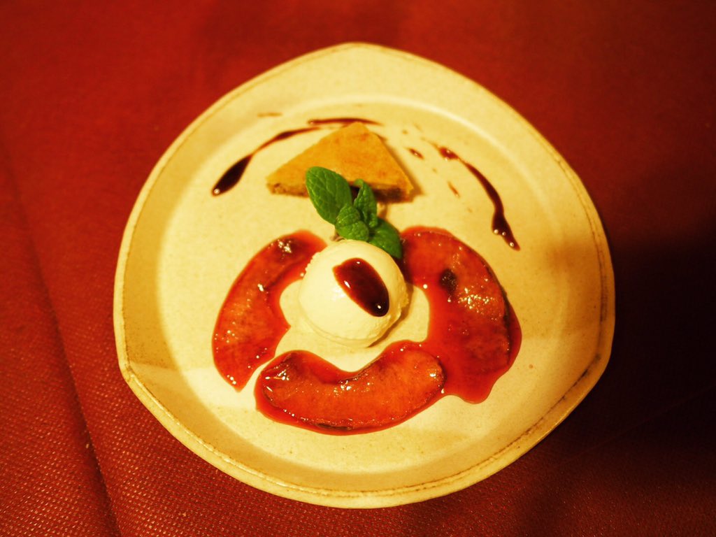 another_tokyo's tweet photo. 神津島で本格的フランス料理が食べられる「さわやコルドンブルー」。20年以上、京都で店を構えてたシェフが「思う存分、釣りがしたい！」と引っ越した。元旅館でひっそり営業していて、まさに隠れ家レストラン。デザートまで含めたフルコースで3000円から。

＃東京の離島1ヶ月渡り歩きます会社 https://t.co/bmqPlrEpHH