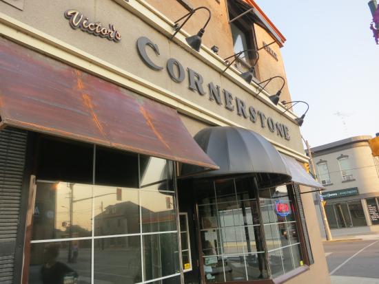 FoxFinancialIG's tweet image. To our valued Caledonia clients; we're excited to host a Client Appreciation &amp;amp; Referral night at Victor's Cornerstone on January 11th from 7-9 PM. Bring along a referral for your chance to win Leafs' tickets! We'll see you then! #Foxfinancial #Caledonia #Cornerstone #MapleLeafs