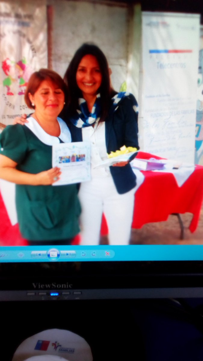 CuricoFunfa's tweet photo. @CuricoFunfa  certificación niñ@s jardin colorin colorado participantes de taller  telecentro la piscina Rengo @funfamilias @tererey3 https://t.co/SLNoLTcJT0