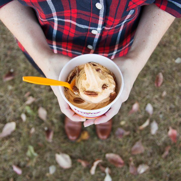 Froyoz's tweet photo. Start the #weekend off right! Make a trip over to #froyoz for your premium frozen treats! https://t.co/C2k9ip8v0e