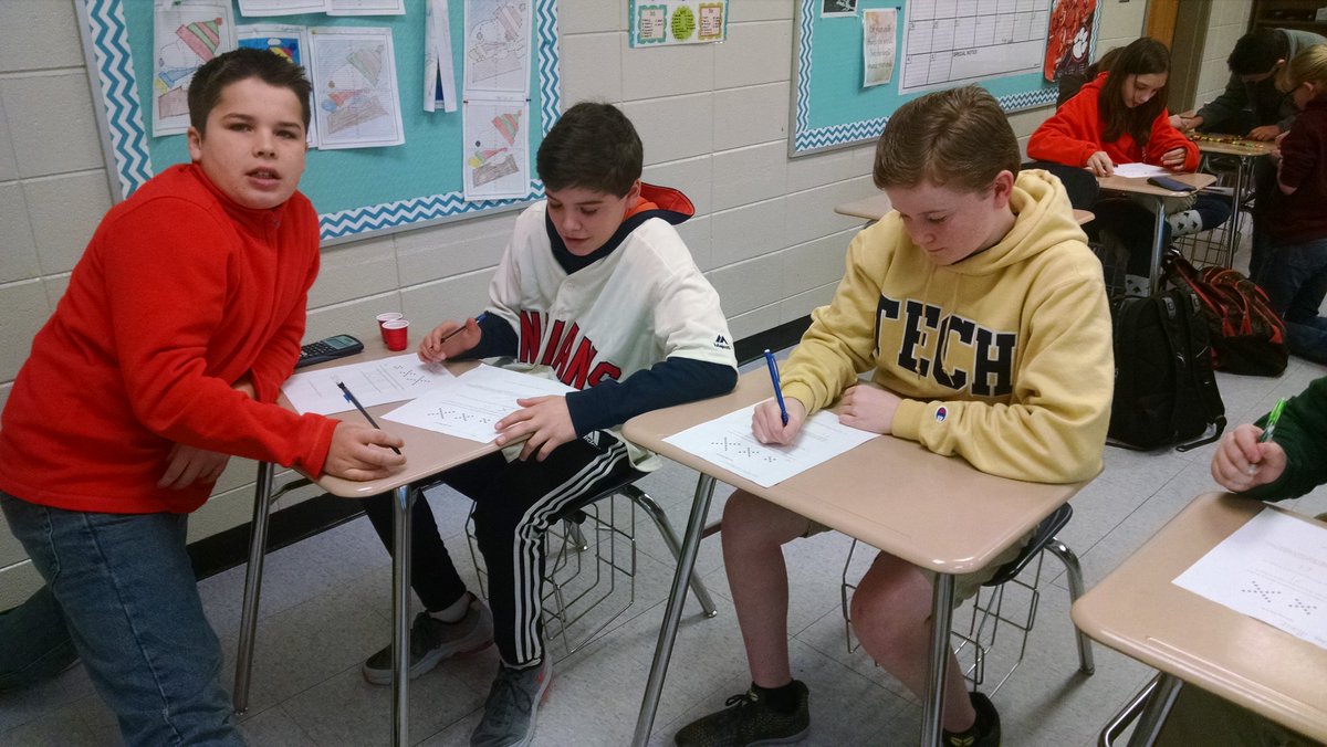 KateElliottRCE's tweet image. FUN with FUNctions - modeling by drawing and building @RCEMiddle ! #MathRules #FunWithFunctions