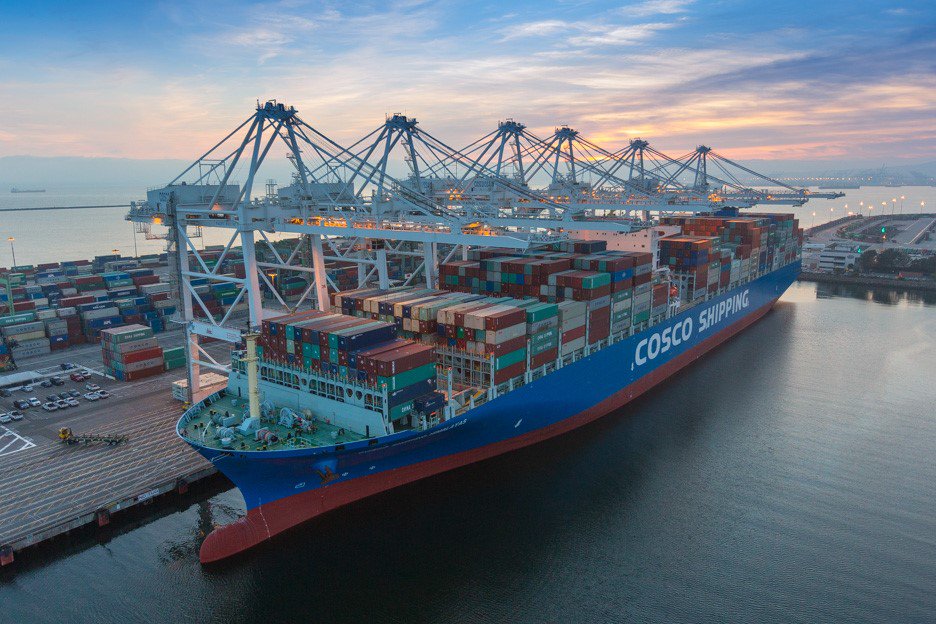 portoflongbeach's tweet photo. #ICYMI The biggest COSCO ship to visit North America called in Long Beach in late November. Read more: https://t.co/Q1zbYdgEEM https://t.co/yXeW2drwqG