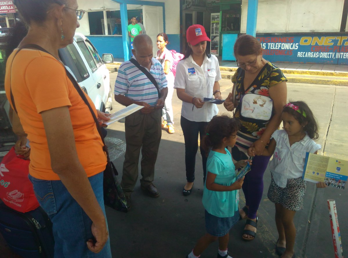 sunadptolacruz's tweet photo. ONA/PLC REALIZO PUNTO DE CONTROL EN TERMINAL DE PASAJERO DE PUERTO LA CRUZ EN CONJUNTO CON @SENADESMIJP @CongresMujerAnz @DPDAnzoategui_ EN EL PLAN NAVIDADES SEGURAS 2017 https://t.co/6yBkYIj0KZ