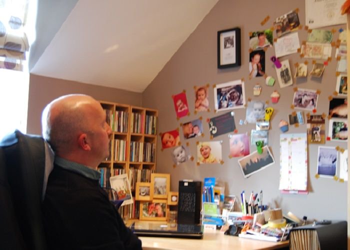 RoomsMadeForYou's tweet photo. With a Magnetic Wall you can arrange your work space more effectively. Use magnets to clip documents, images and stationary to your wall. It is a great way to declutter your desk. 

Thistle Magnetic Plaster helps inspire creative working: https://t.co/gNEs20sqae https://t.co/OMwavFTGQ8