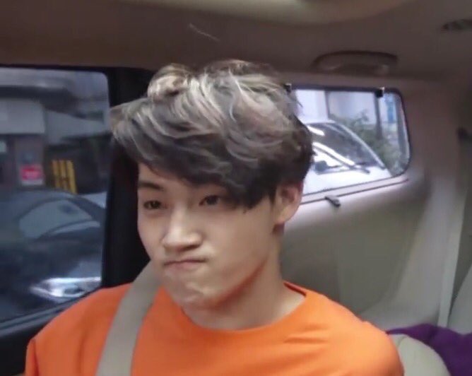 imjaebumwetrust's tweet photo. I love the fact he always try to look cool, but give us the best memes #ChicAndSexyJBDay 
😂 https://t.co/F7JpFZc7GR