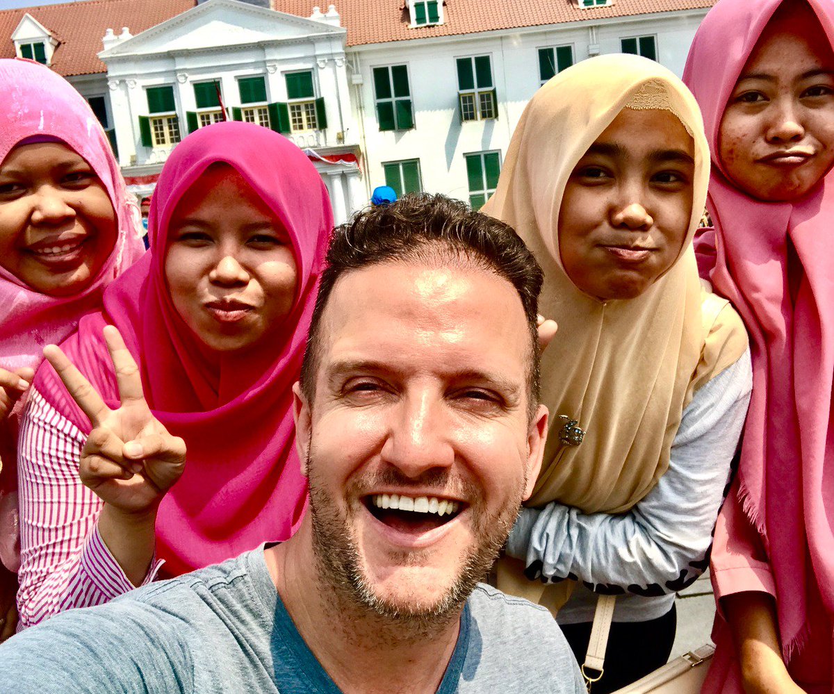 Gettin' Jiggy in #Jakarta with <a href="/rdub/">R Dub!</a>! 36 hours in #Indonesia: bit.ly/2xFDelP #Java