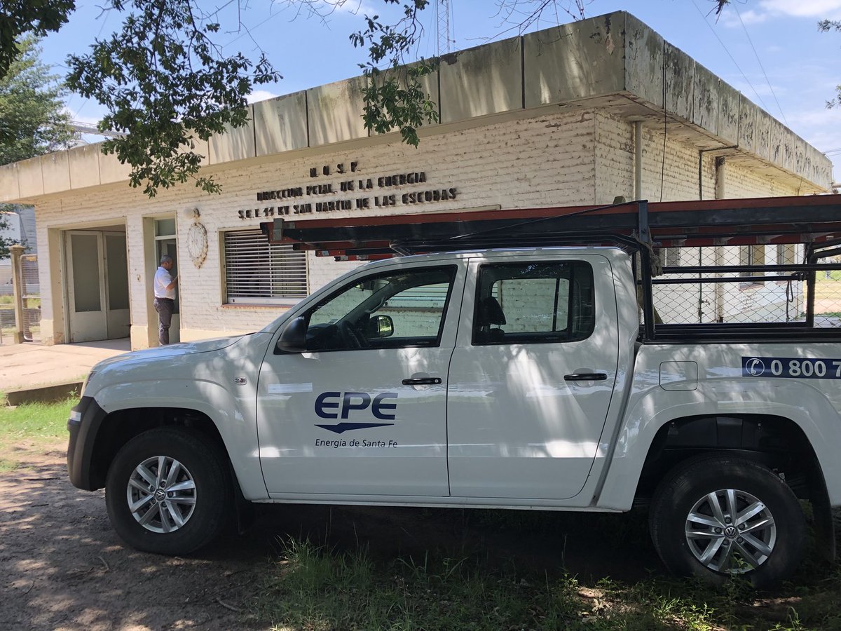SecEEnergiaSF's tweet photo. #Hoy La EPE de San Martín de las Escobas recibió una nueva camioneta ⚡️para brindar el servicio en la zona 👷🏻‍♂️ https://t.co/vaxr2BrpNM