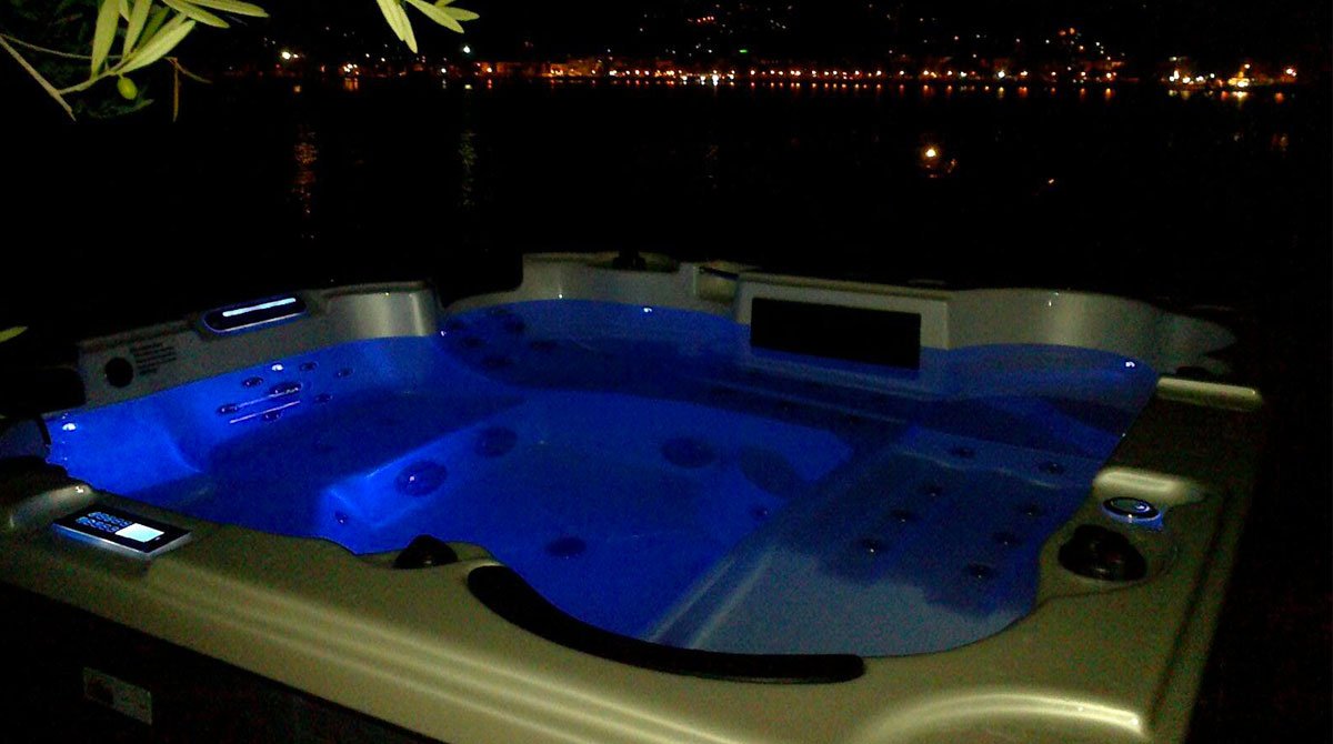 BeautyLuxury's tweet photo. Minipiscina con luci subacquee notturne
#minipiscina #idromassaggio #blspa #benessere
https://t.co/ELIUoZ3KCm https://t.co/I9OdrYrKkV
