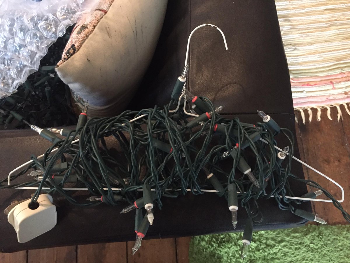 FeedCrack's tweet image. Post Christmas life hack.