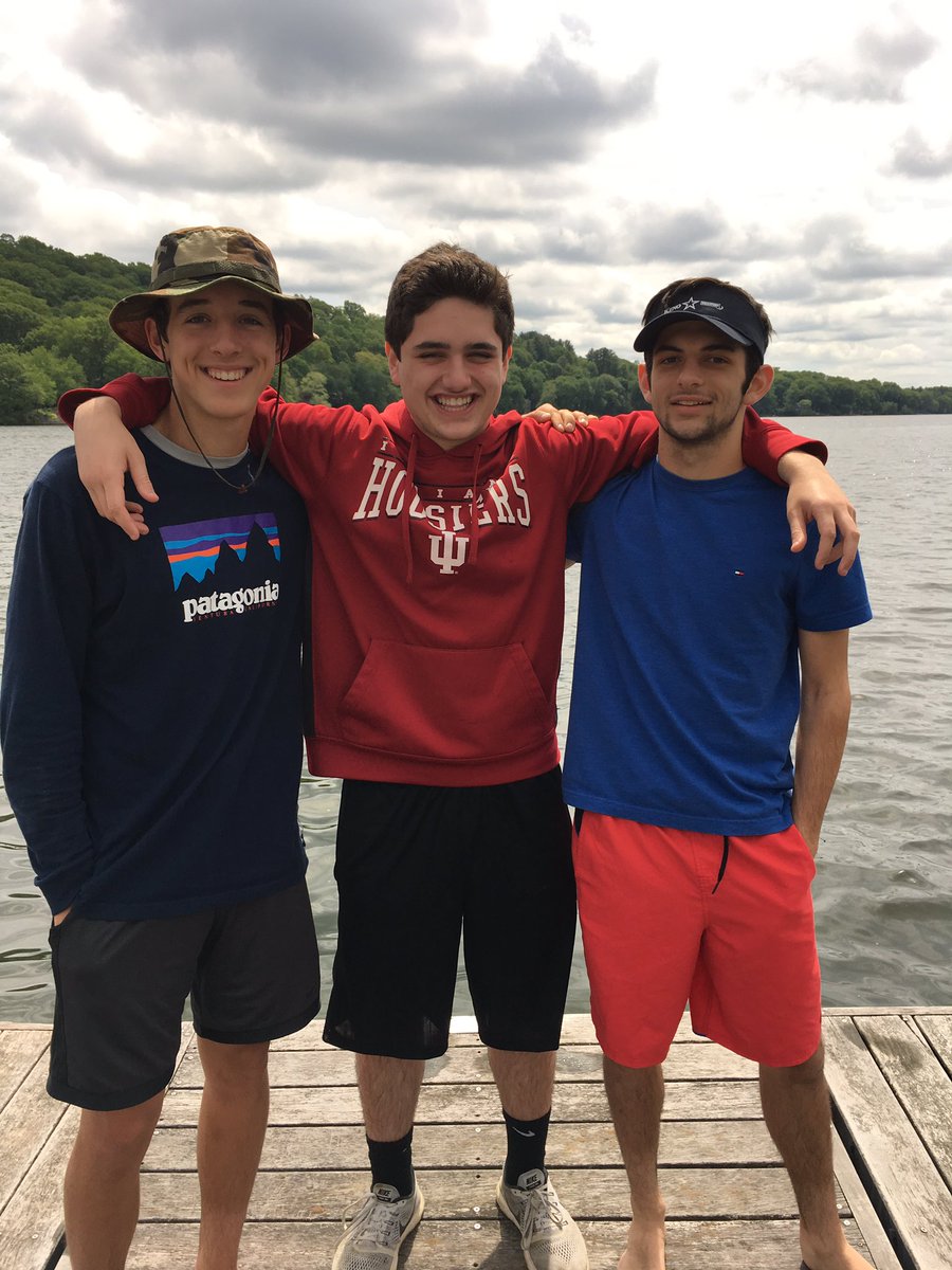 Mikeyurban4's tweet photo. Happy birthday bro hugeeeee work day today @Josephconnn #NotDoppler #ShoulderGuy #Schwenn https://t.co/sWQeTOWYud