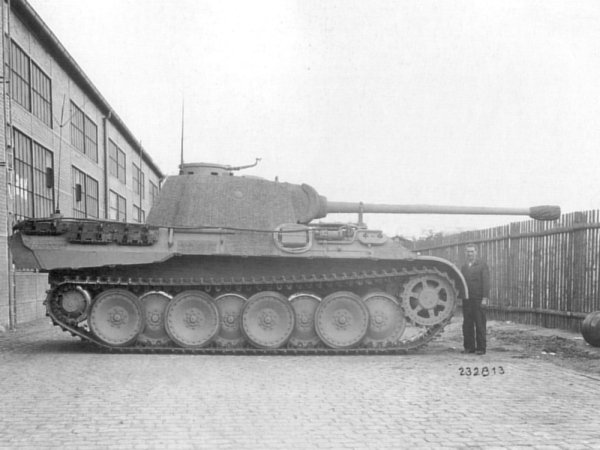 2ch Army Mansey703 〆 公式 A Twitter ドラゴンから該当車種のキットが発売されたときに 指揮型のこの写真が再確認されたわけでw