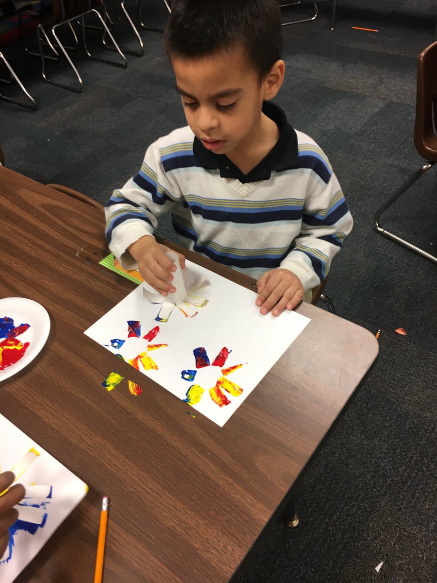 K2 Learned how others bring in the new year. Making our own firework display to celebrate :) <a href="/LockheedElem/">Lockheed Elementary</a>