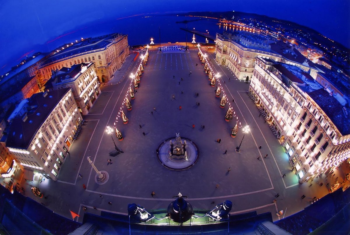 Siamo ancora in tempo per augurare un grande anno, rotariano e non solo, agli amici di tutti i Rotary ?  Noi da Trieste lo facciamo cosi con un grande augurio per un  2018 speciale, fatto di amicizia, di condivisione, di lavoro, di etica e di servizio.